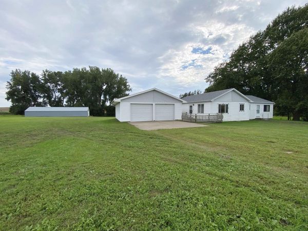 22932 C16, Akron, IA 51001