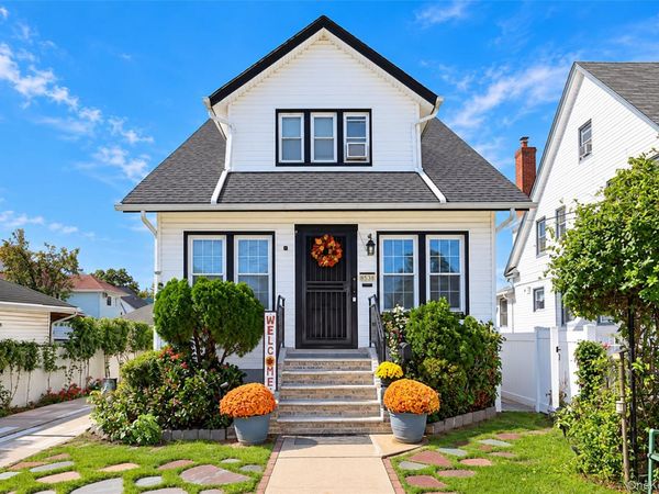 88-38 197th Street, Hollis, NY 11423