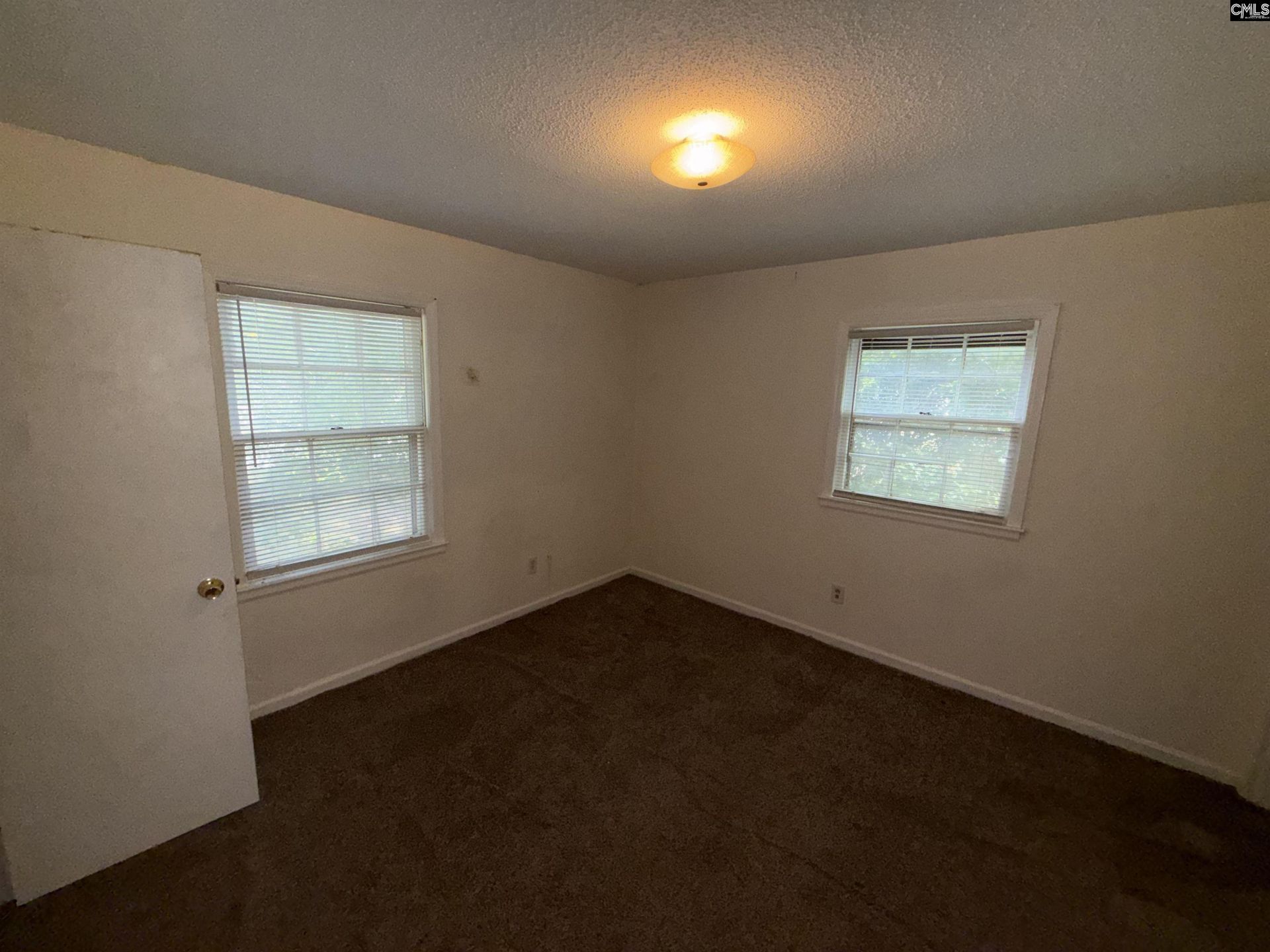 412 Club Road Photo 12