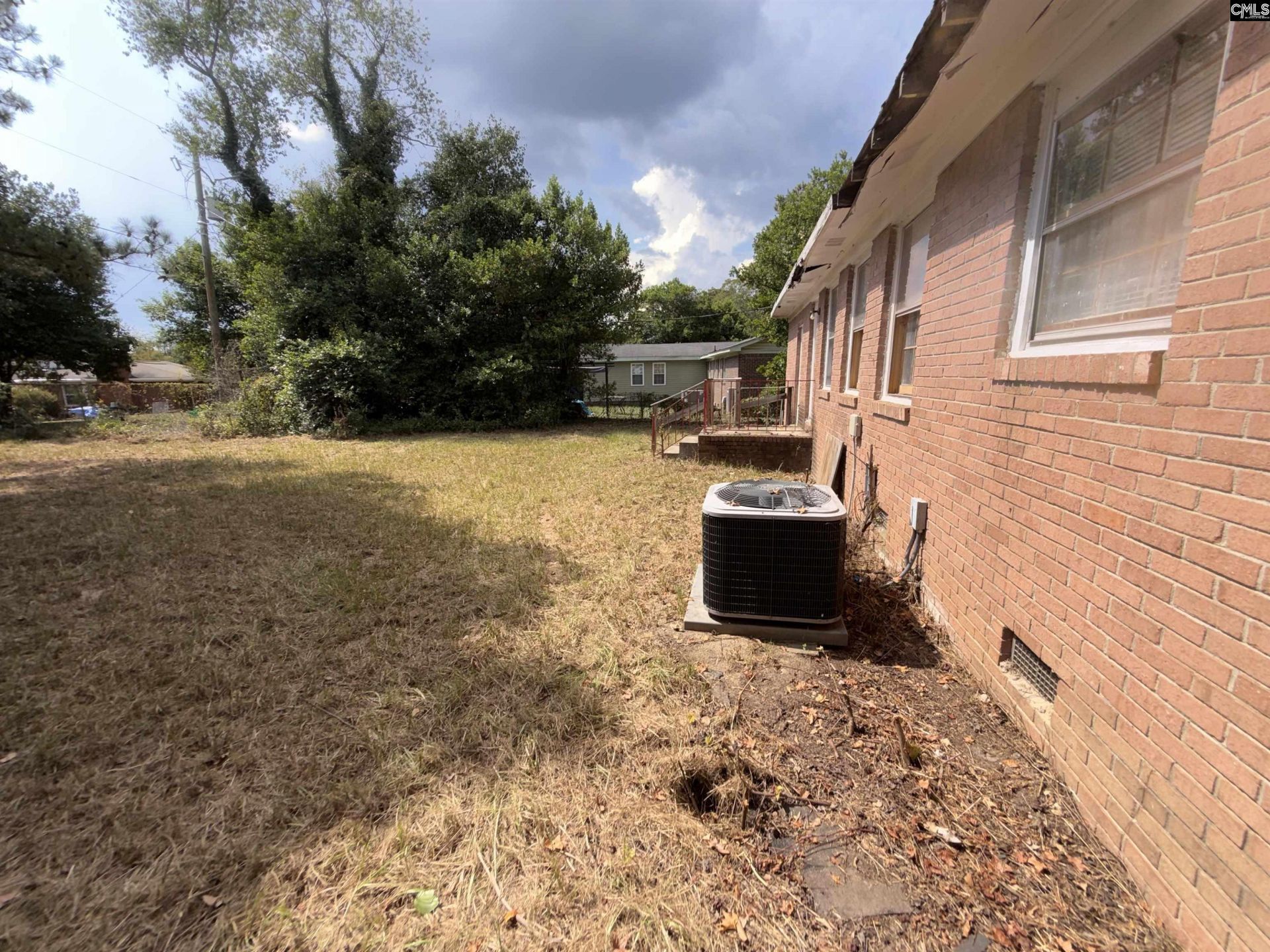 412 Club Road Photo 9