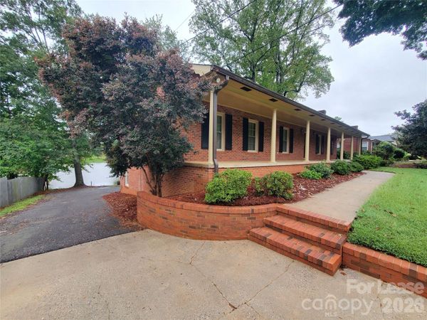 614 Carolina Avenue S, Statesville, NC 28677