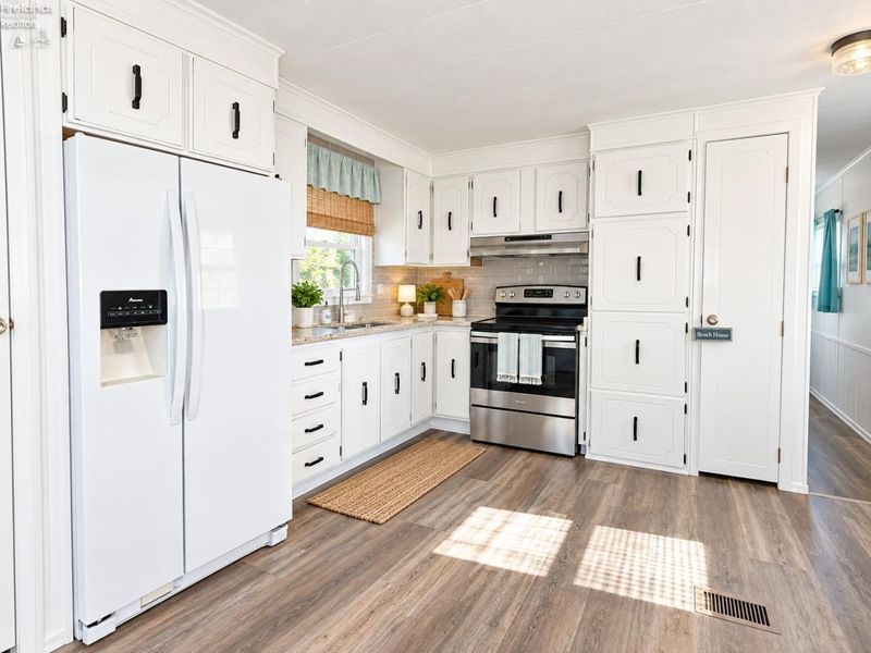 8175 North Shore Boulevard, Unit 19, Marblehead, OH 43440 Photo 2