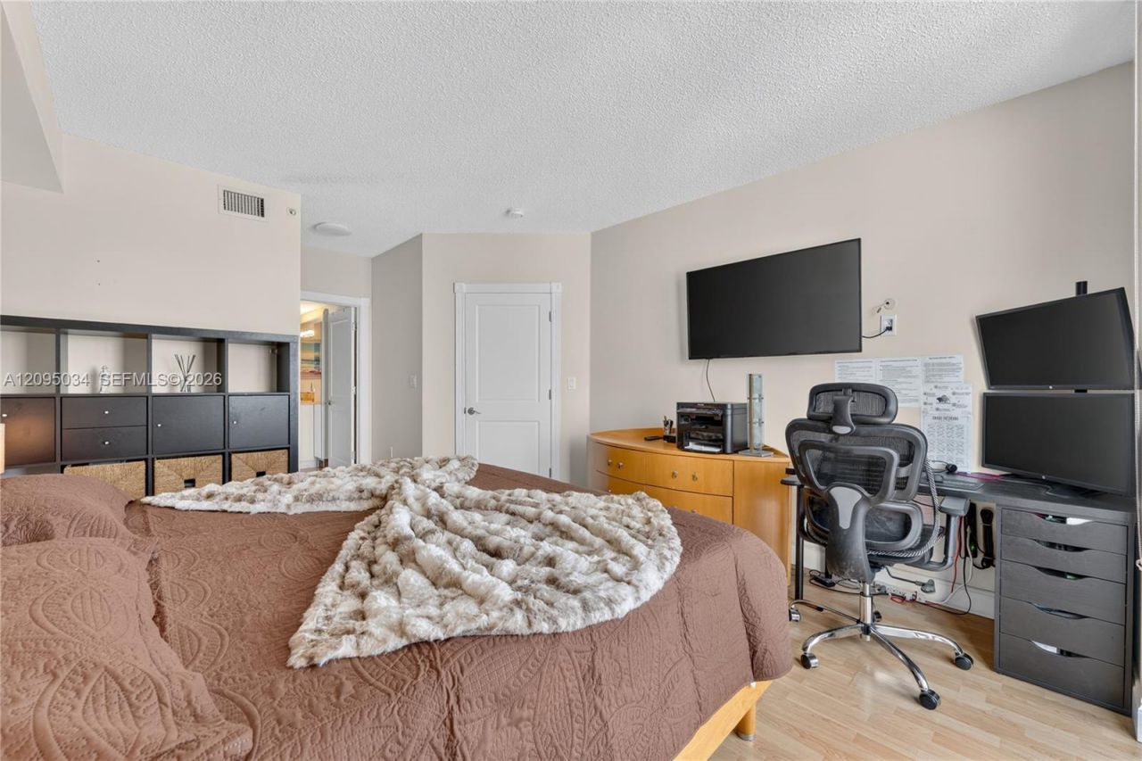 17555 Atlantic Blvd , Unit TS6, Sunny Isles Beach, FL 33160 Photo