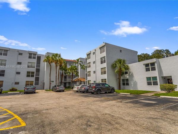 9400 Live Oak Pl , Unit 103, Davie, FL 33324