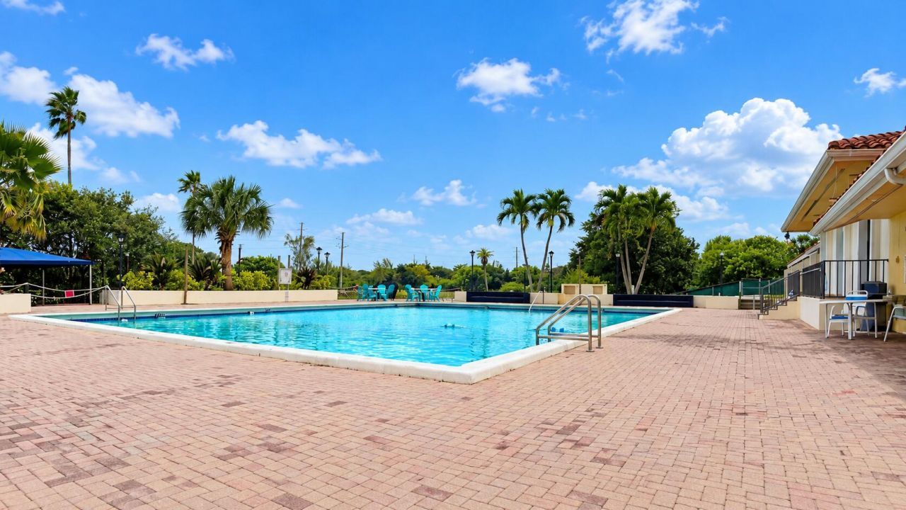 4174 Inverrary Drive, Unit 103, Lauderhill, FL 33319 Photo