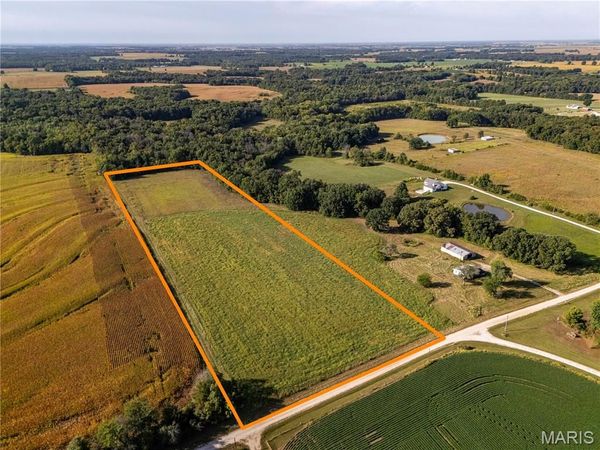 00 Pike 451 , Curryville, MO 63339