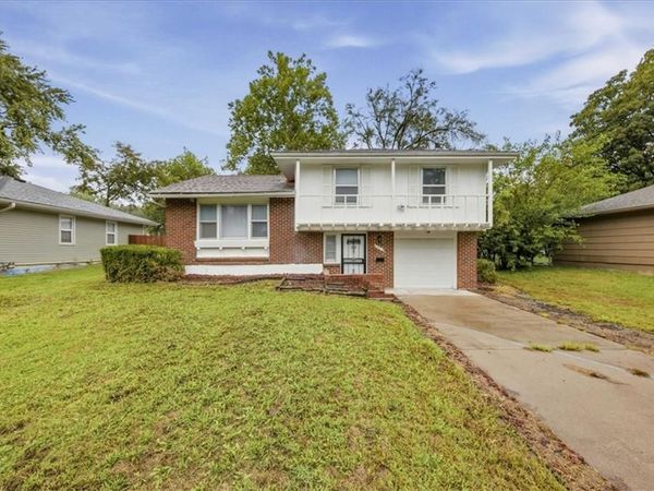 8416 E 92nd Place, Kansas City, MO 64138