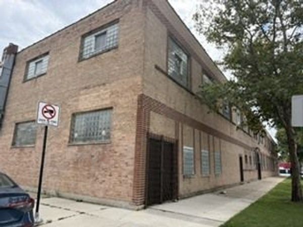 3260 W Grand Avenue , Chicago, IL 60651