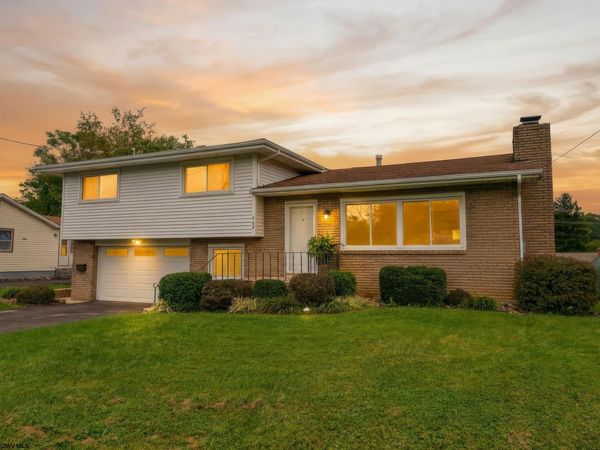 467 Hillview Drive, Morgantown, WV 26505