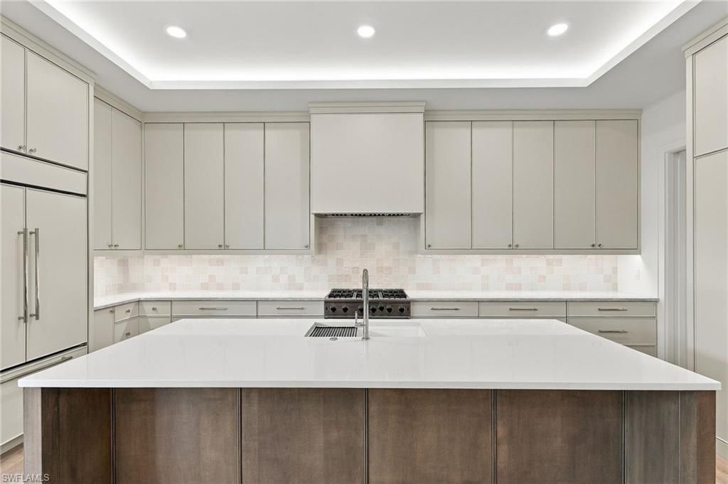 82 9th St S, Unit 205, Naples, FL 34102 Photo