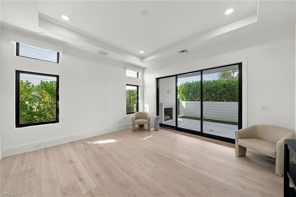 82 9th St S, Unit 205, Naples, FL 34102 Photo