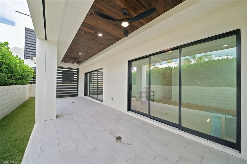 82 9th St S, Unit 205, Naples, FL 34102 Photo