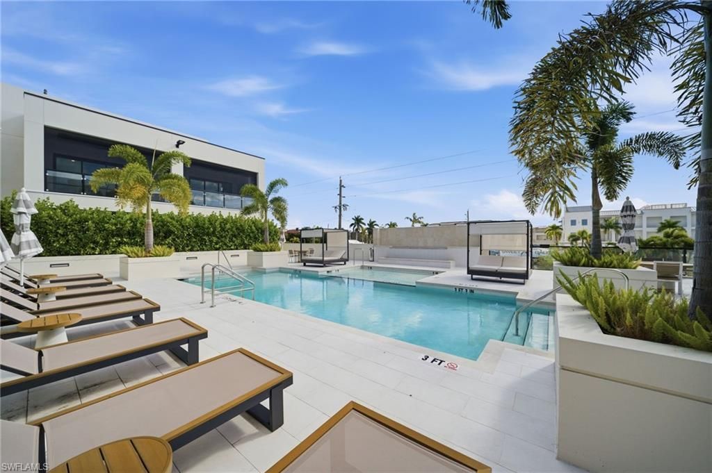 82 9th St S, Unit 205, Naples, FL 34102 Photo