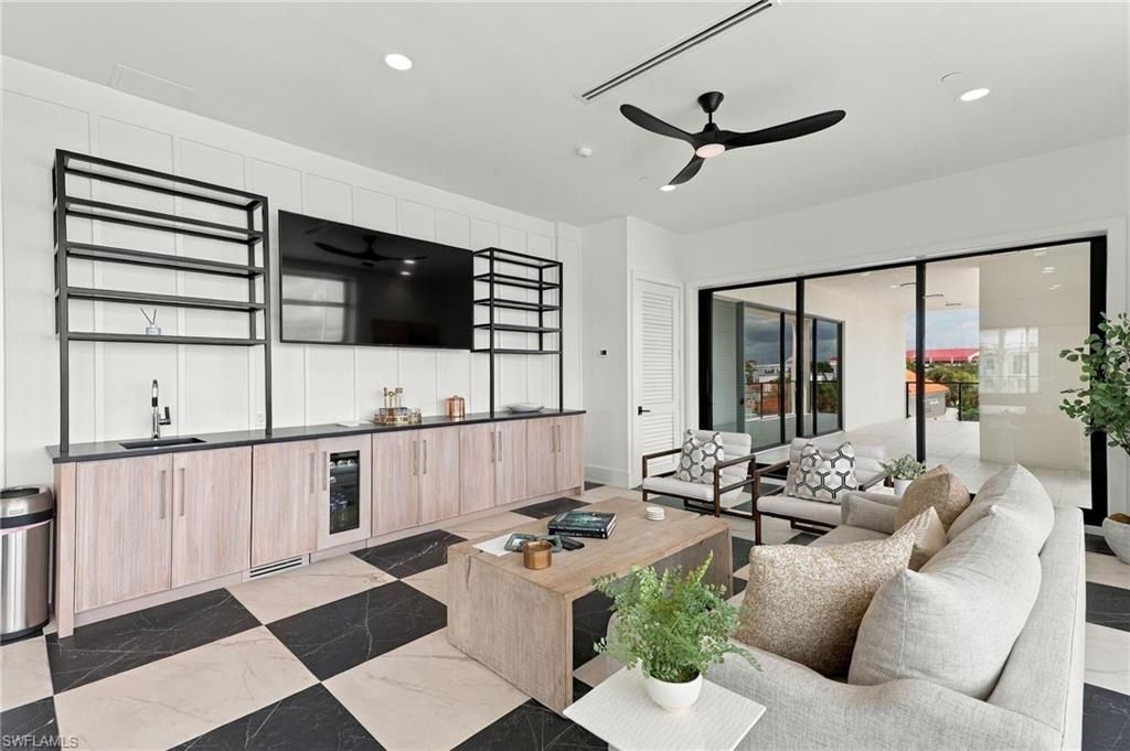 82 9th St S, Unit 205, Naples, FL 34102 Photo