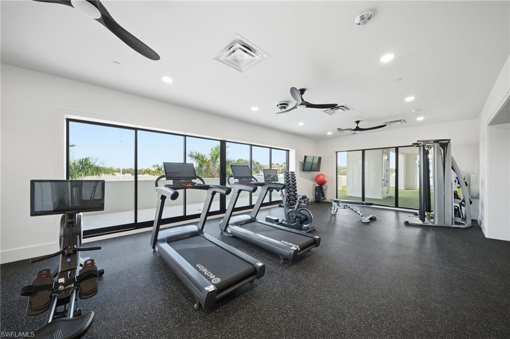 82 9th St S, Unit 205, Naples, FL 34102 Photo
