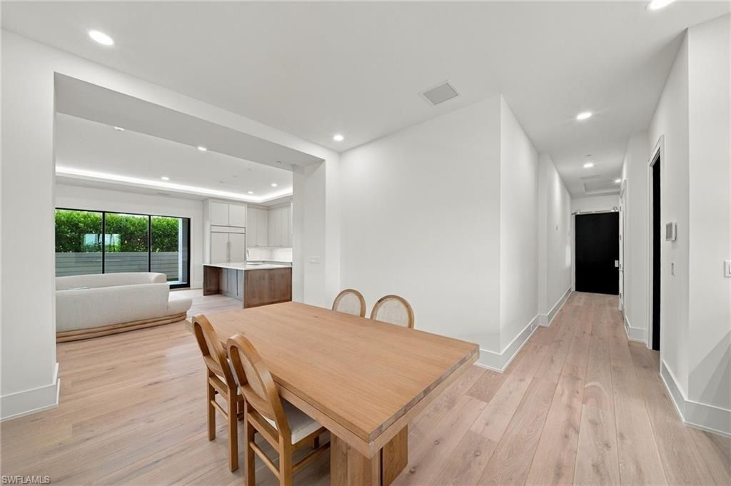 82 9th St S, Unit 205, Naples, FL 34102 Photo