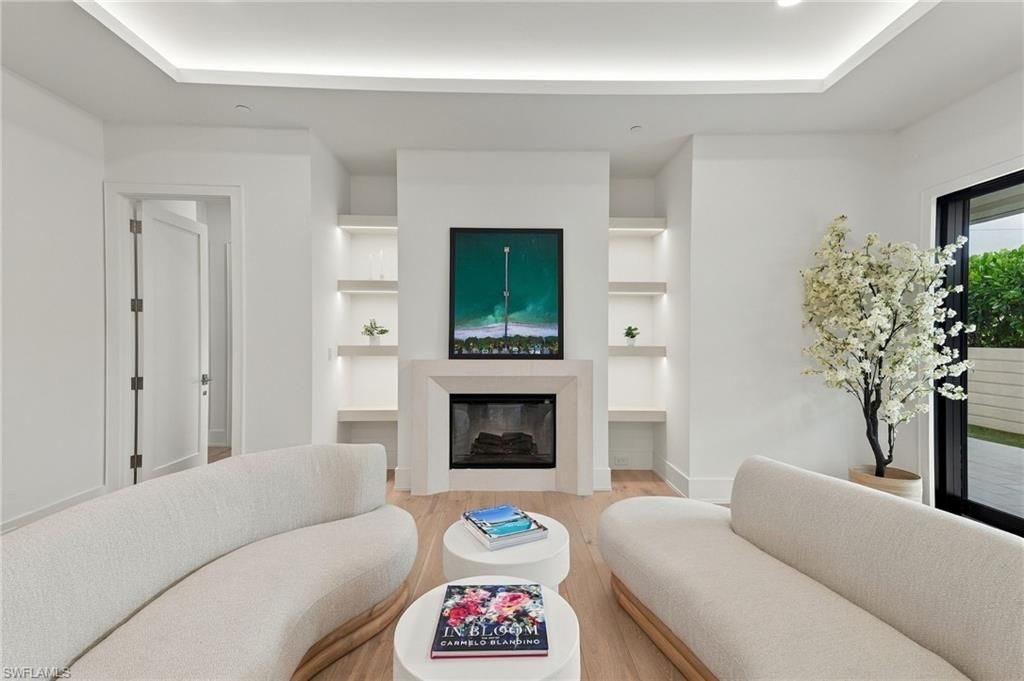 82 9th St S, Unit 205, Naples, FL 34102 Photo