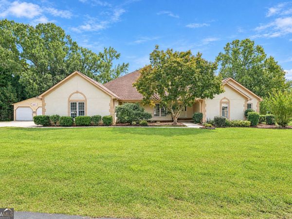 415 W McIntosh Road, Brooks, GA 30205
