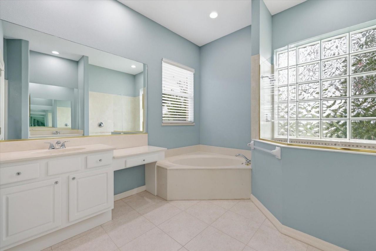 4956 Bridgehampton Boulevard , Sarasota, FL 34238 Photo