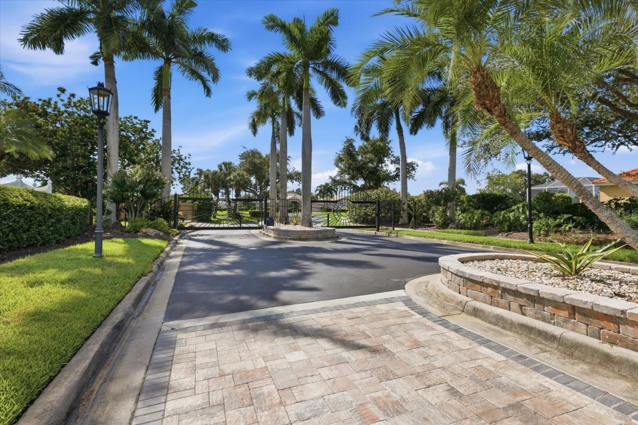 4956 Bridgehampton Boulevard , Sarasota, FL 34238 Photo