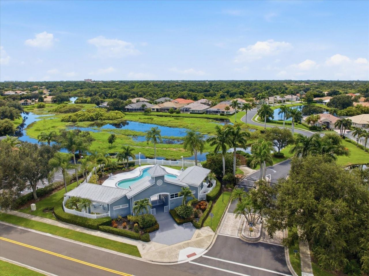 4956 Bridgehampton Boulevard , Sarasota, FL 34238 Photo