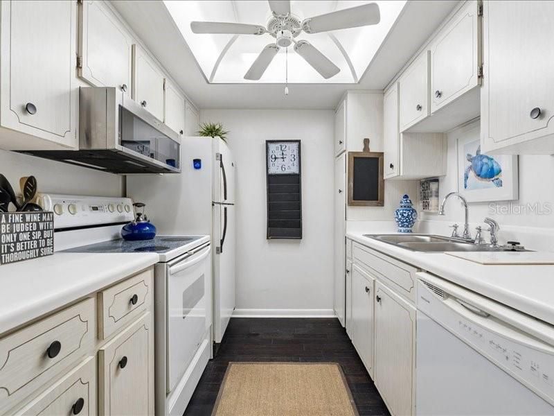 650 Pinellas Point Drive S, Unit 240, Saint Petersburg, FL 33705 Photo