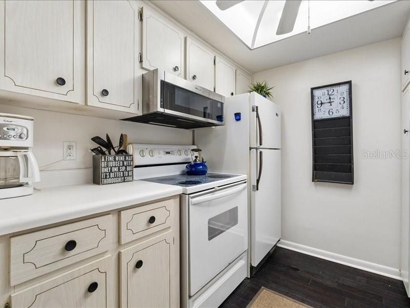 650 Pinellas Point Drive S, Unit 240, Saint Petersburg, FL 33705 Photo