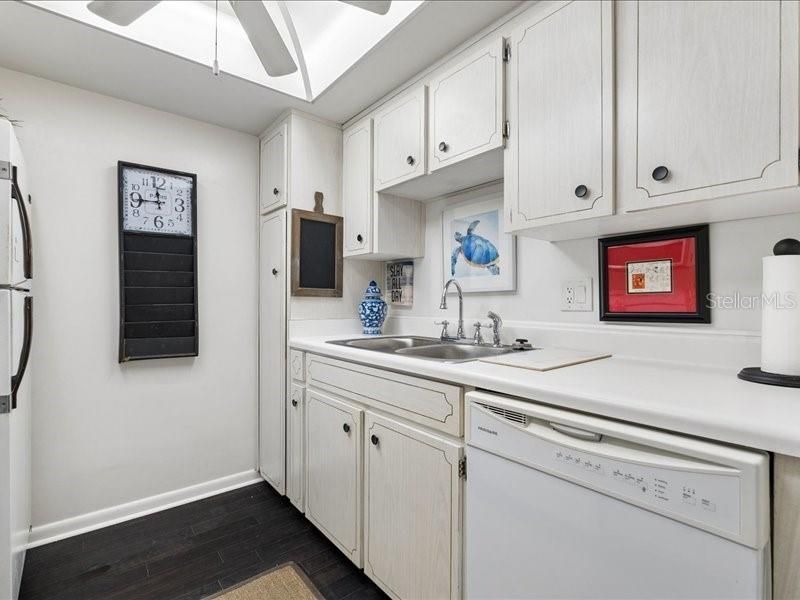 650 Pinellas Point Drive S, Unit 240, Saint Petersburg, FL 33705 Photo