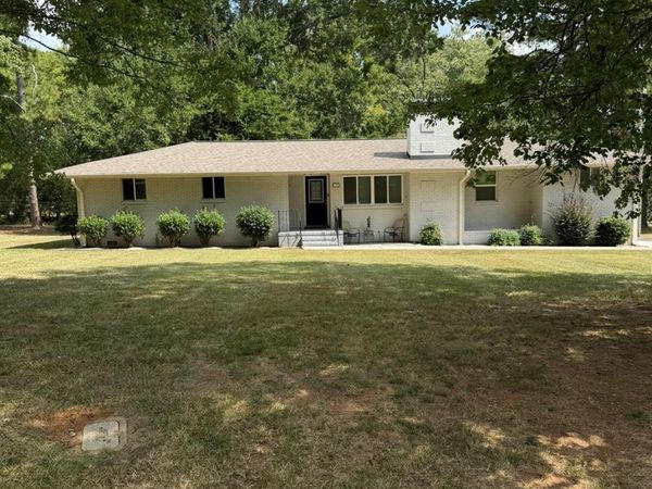 1405 Lakeview Drive , Pineville, NC 28134