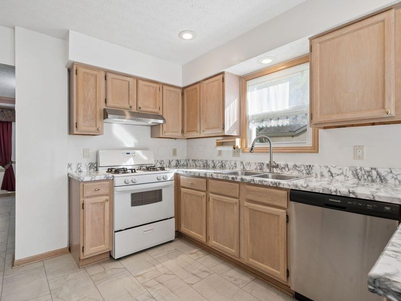 7679 Finbarr Court, Dublin, OH 43017 Photo 12