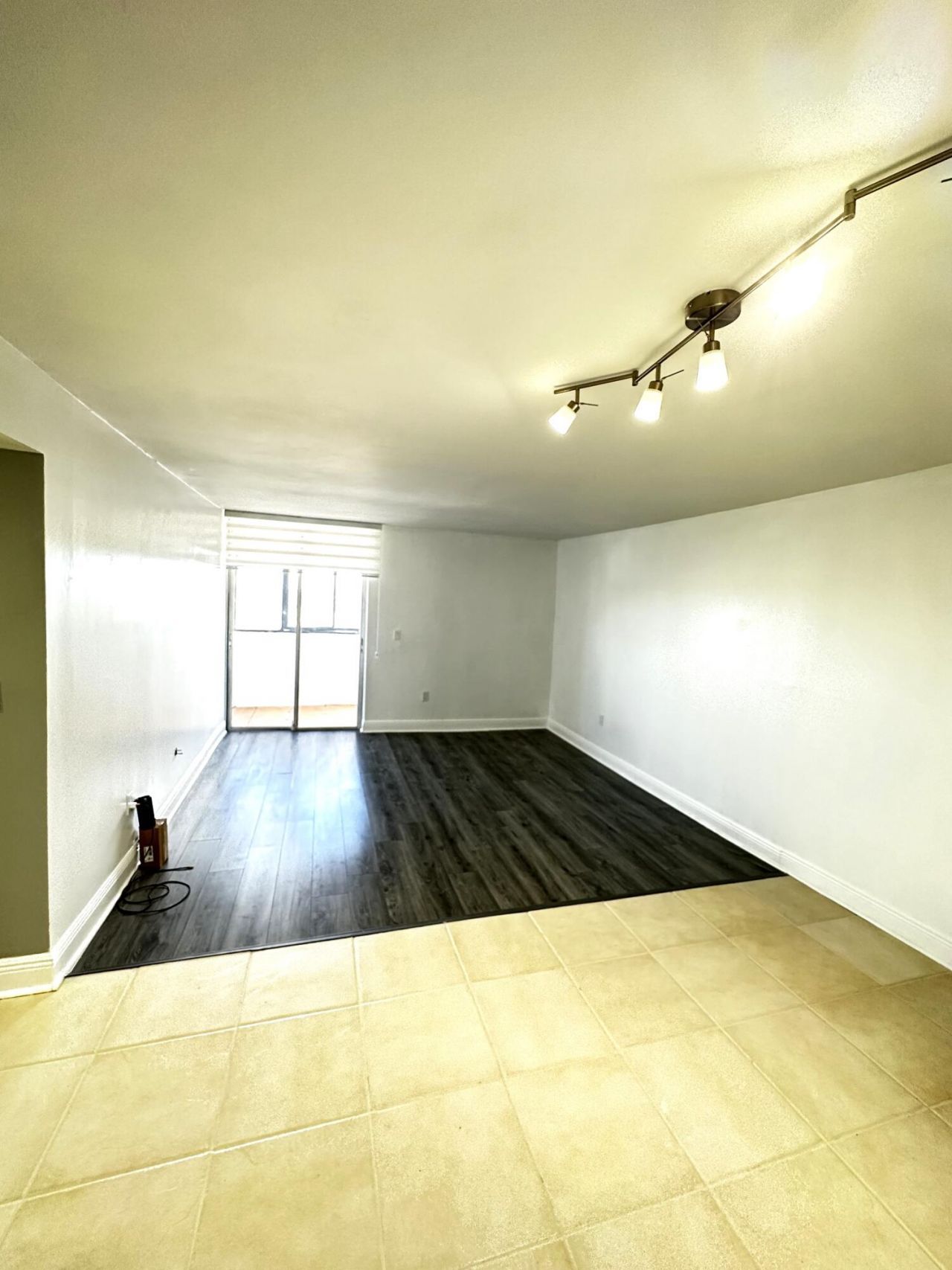 5050 NW 7th Street, Unit 602, Miami, FL 33126 Photo