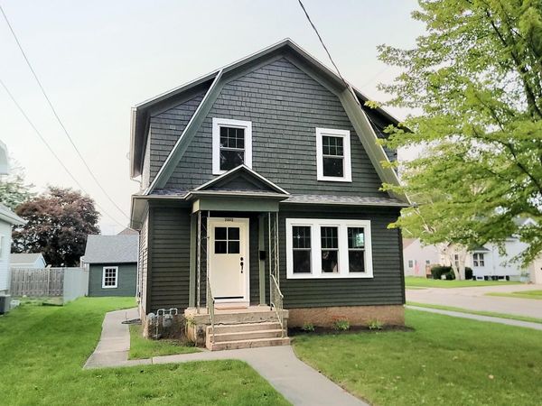 2802 Clark STREET, Manitowoc, WI 54220