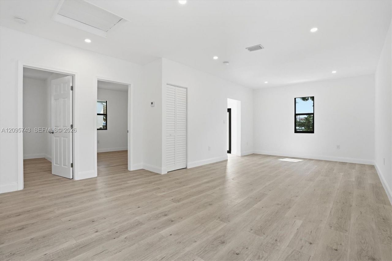 4237 SW 7th St , Miami, FL 33134 Photo