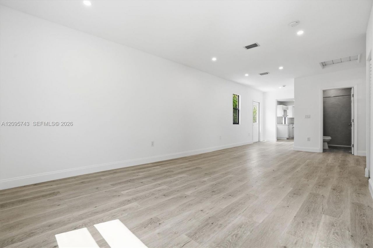 4237 SW 7th St , Miami, FL 33134 Photo