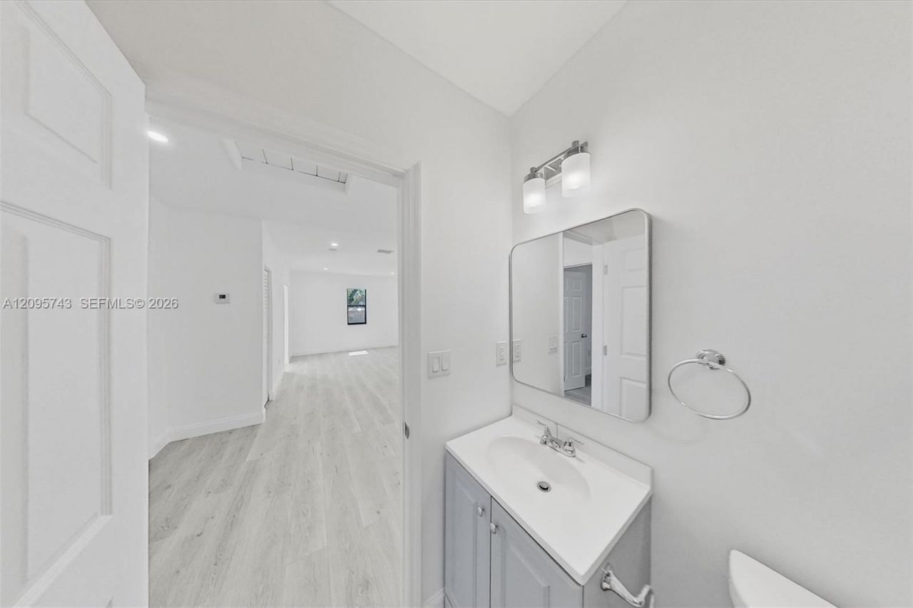4237 SW 7th St , Miami, FL 33134 Photo