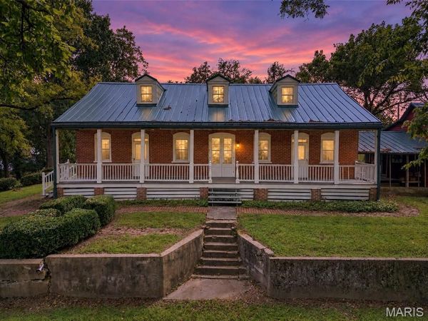 205 E 8th Street, Hermann, MO 65041