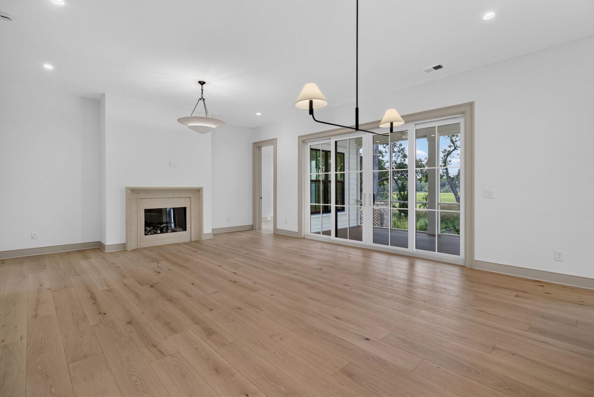 531 Helmsman Street Photo 16