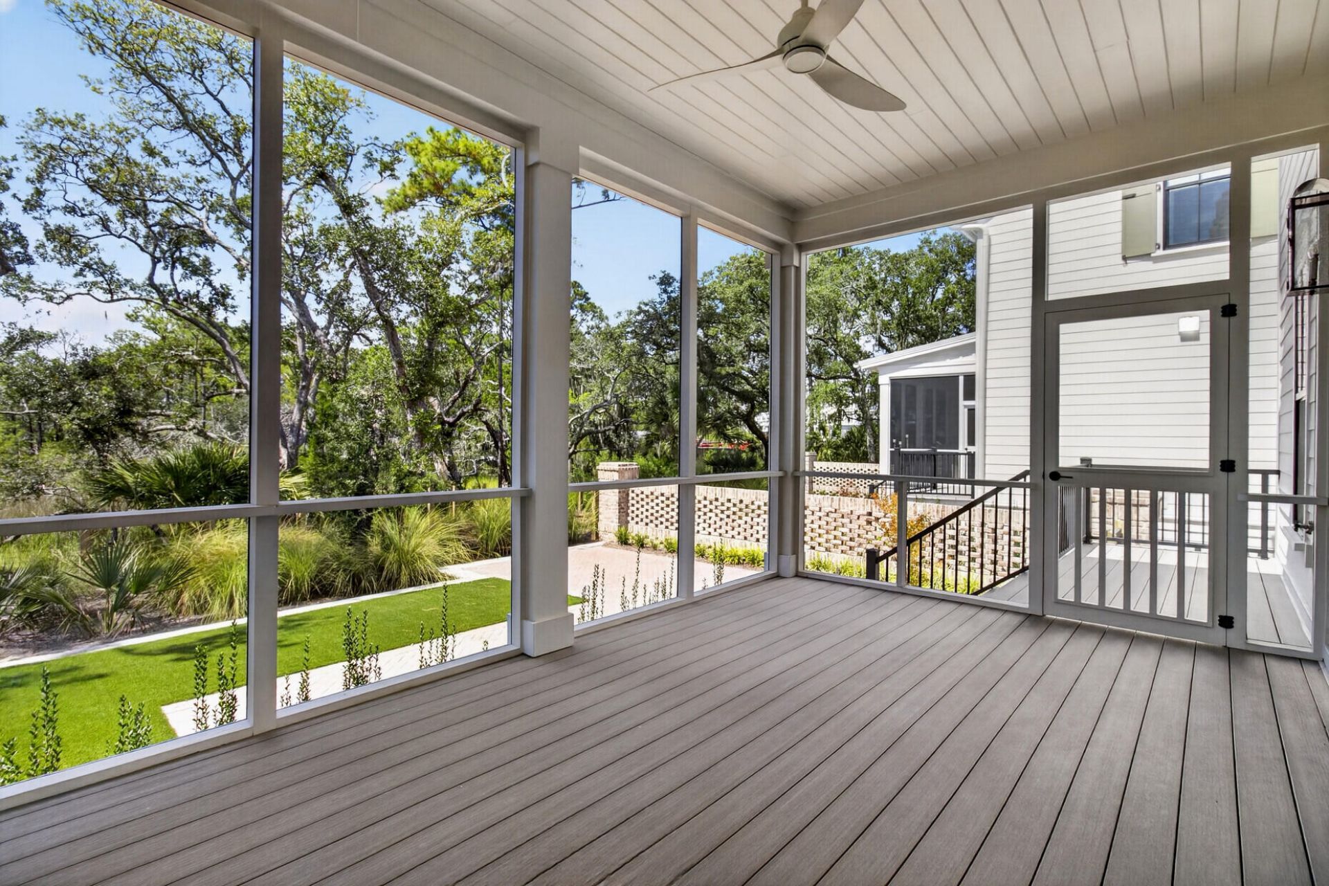 531 Helmsman Street Photo 18