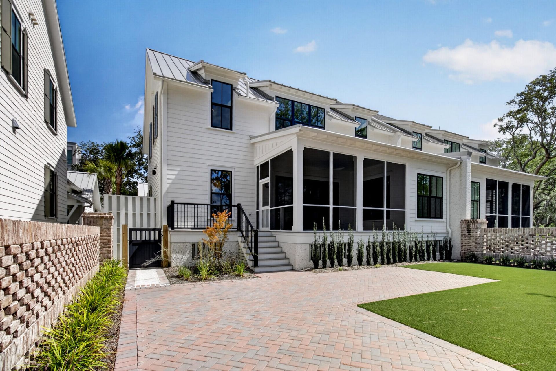 531 Helmsman Street Photo 22