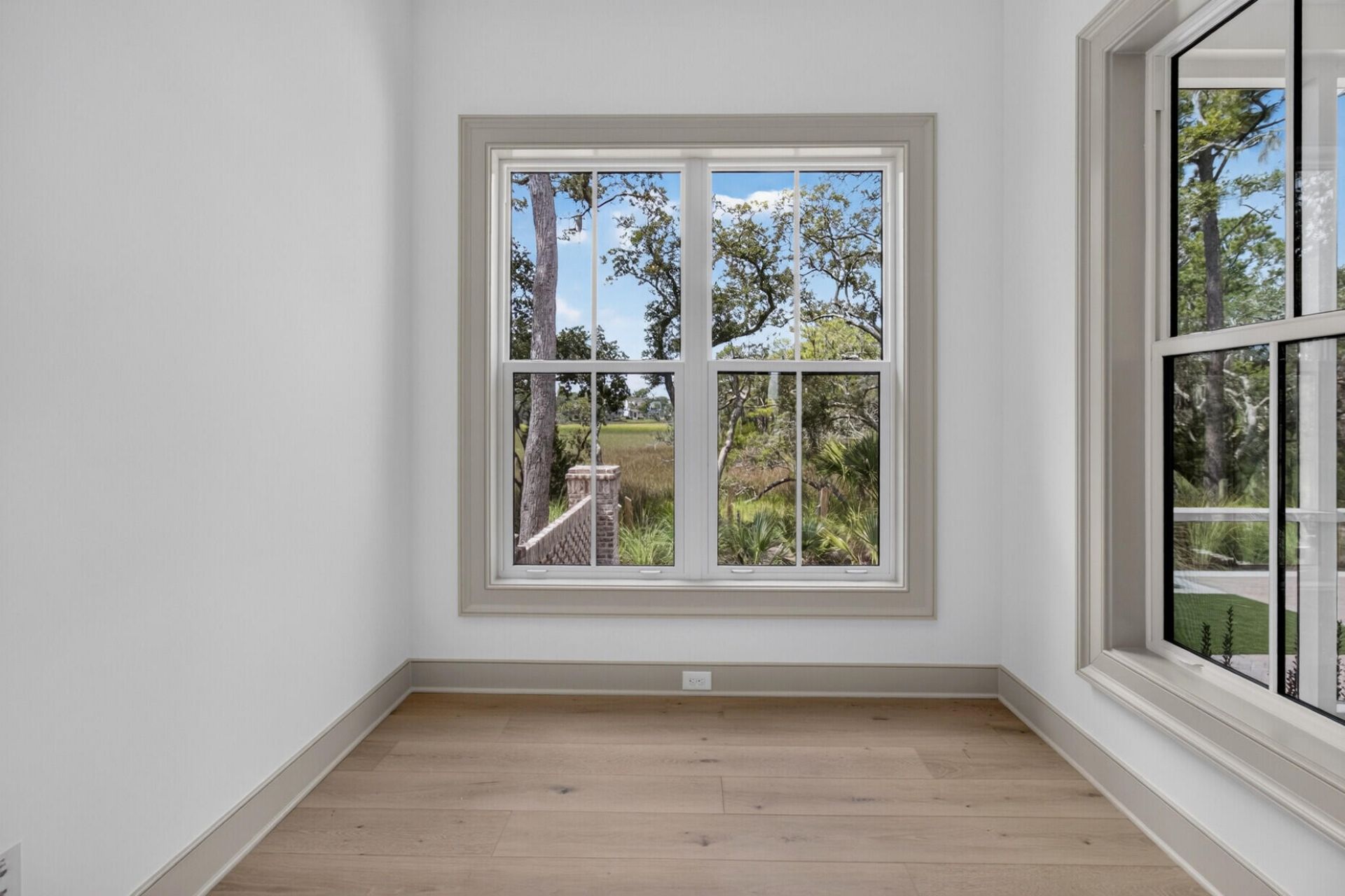531 Helmsman Street Photo 23