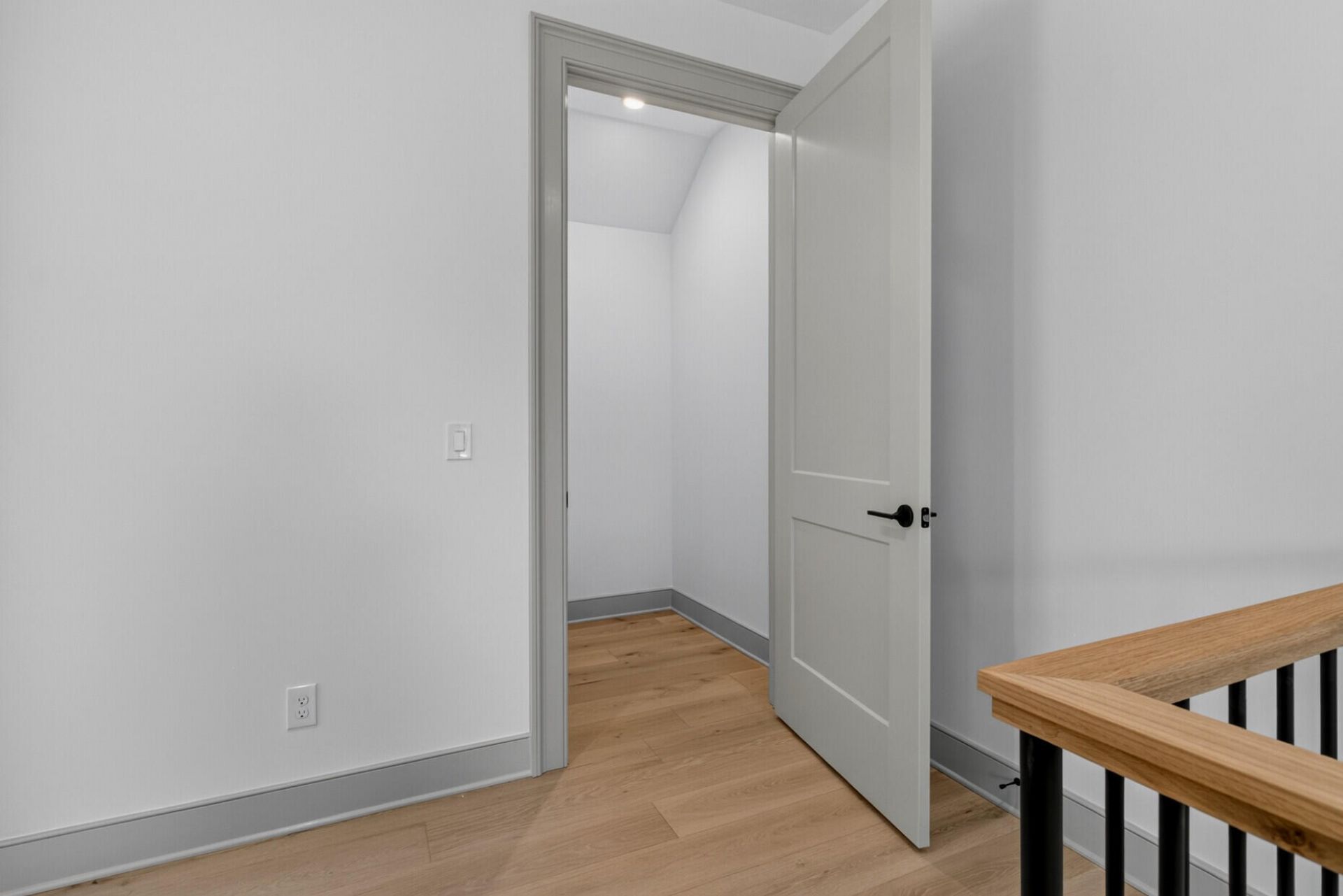531 Helmsman Street Photo 30