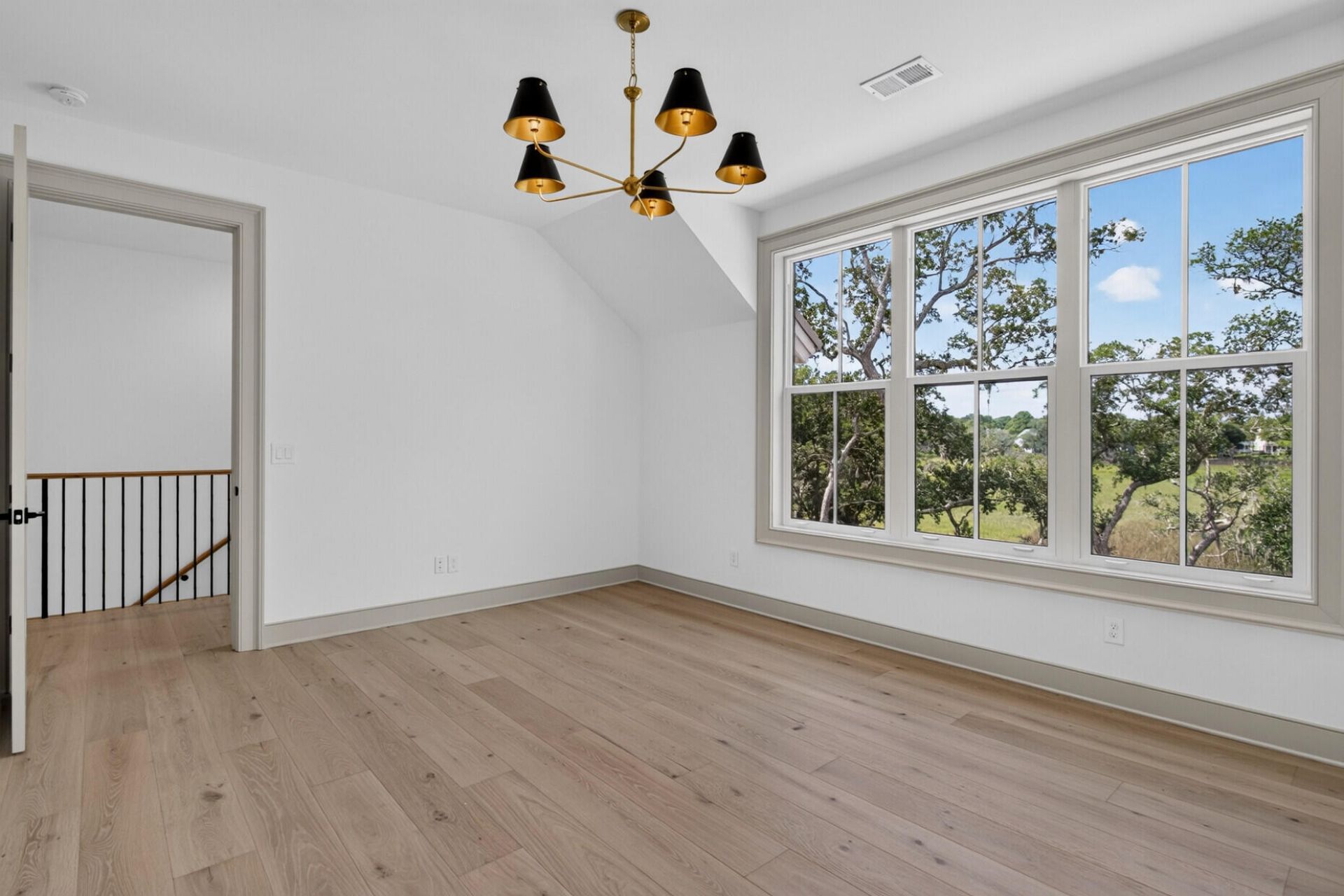 531 Helmsman Street Photo 33