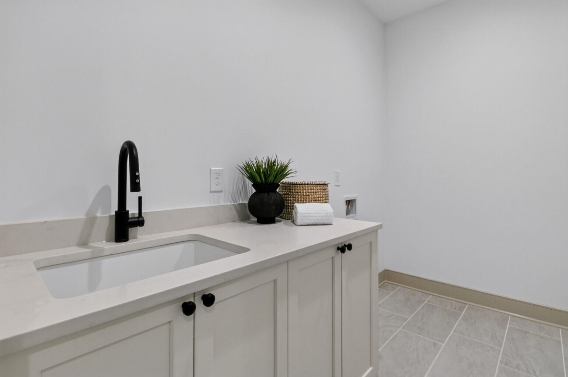 531 Helmsman Street Photo 39