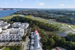 531 Helmsman Street photo 4