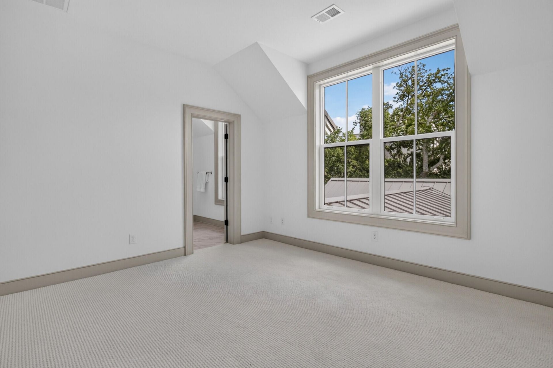 531 Helmsman Street Photo 40