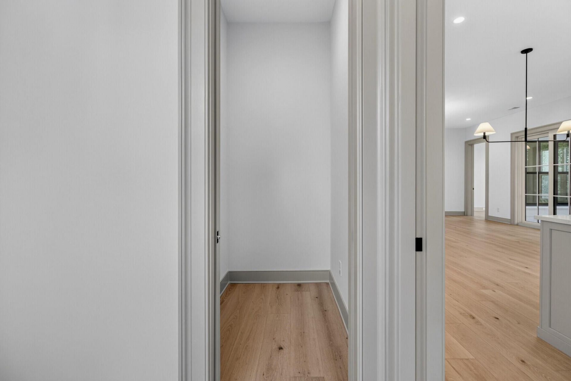 531 Helmsman Street Photo 44