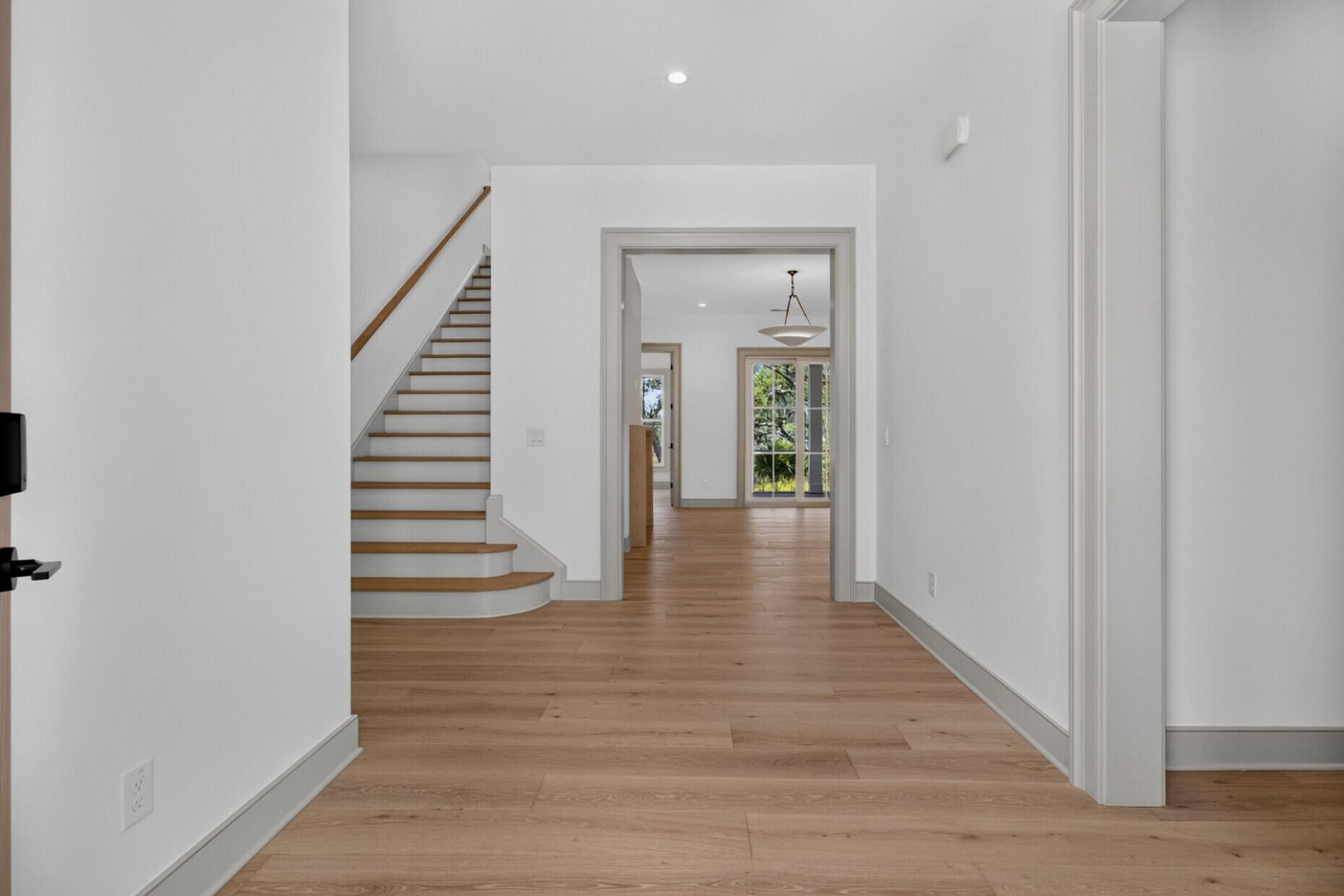 531 Helmsman Street Photo 8