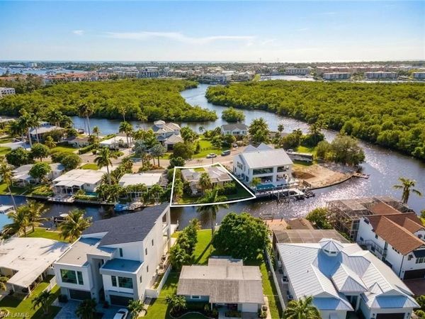 1765 Harbor LN , NAPLES, FL 34104
