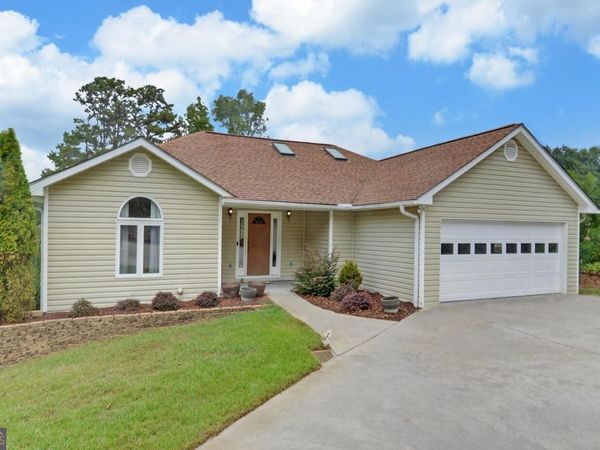 300 Knox Circle, Lavonia, GA 30553