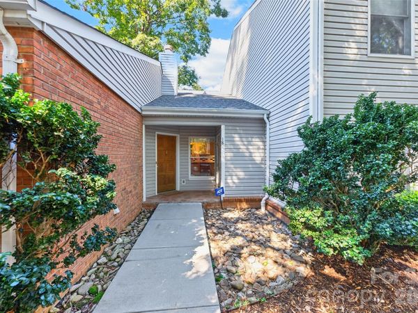 18 8th Avenue NW, Unit 18, Hickory, NC 28601